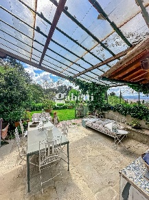 Foto Villa bifamiliare in Via Vecchia Fiesolana 2, Fiesole Centro di 400 m²