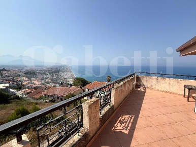 Foto Appartamento in Via Amedeo Modigliani 19, Scalea di 309 m² in vendita