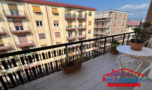 Foto Appartamento a Cosenza Stadio - Città 2000 di 148 m² con 6 locali