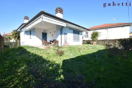 Foto Villa singola in Via Polo 1, Arluno Centro di 230 m² con 3 locali