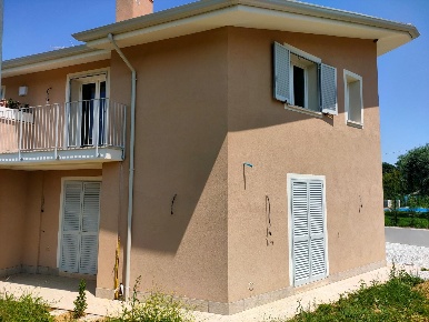 Foto Villa bifamiliare a Santa Maria a Monte Centro di 164 m² con 5 locali
