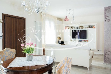 Foto Villa a schiera a Castelfranco di Sotto Centro di 135 m² con 4 locali