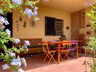 Foto Villa a schiera a Calcinaia Fornacette di 150 m² con 5 locali