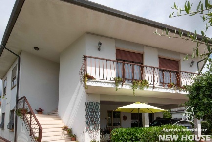 Foto Villa unifamiliare a Vecchiano Vecchiano Nodica di 240 m² in vendita