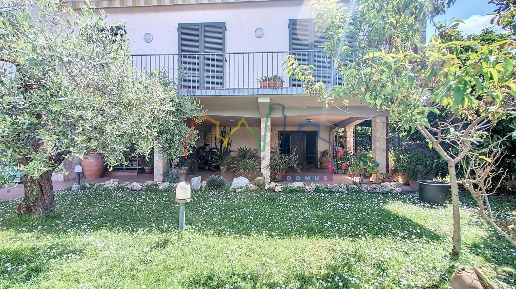 Foto Villa bifamiliare a Vecchiano Migliarino di 130 m² con 5 locali