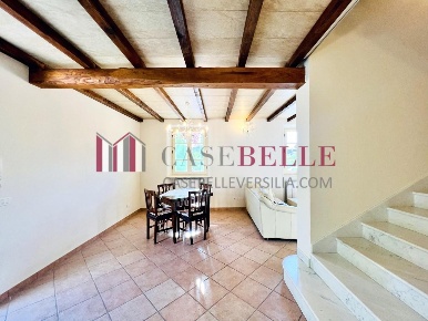 Foto Villa a schiera a Seravezza di 180 m² con 6 locali in vendita