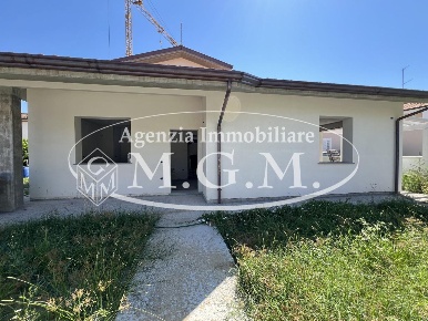 Foto Villa unifamiliare a Castelfranco di Sotto Centro di 160 m² in vendita