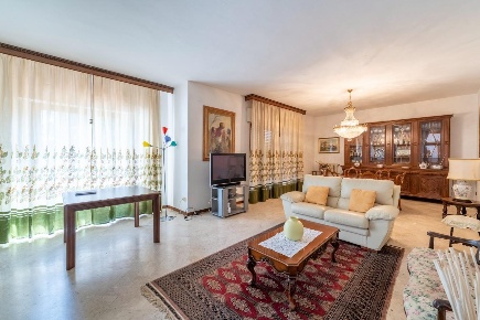 Foto Villa unifamiliare a Casciana Terme Lari Lari di 300 m² con 5 locali