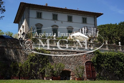 Foto Villa unifamiliare a Casciana Terme Lari San Ruffino di 500 m²