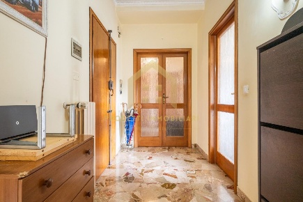 Foto Appartamento a Calcinaia Fornacette di 127 m² con 5 locali in vendita