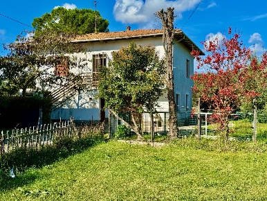 Foto Casa indipendente a Castelfranco di Sotto di 160 m² con 7 locali