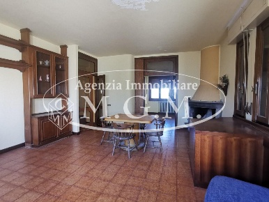 Foto Villa unifamiliare a Castelfranco di Sotto Centro di 350 m² in vendita