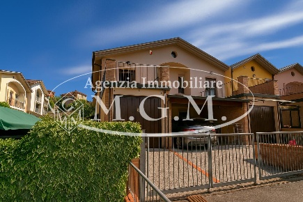 Foto Villa a schiera a Santa Maria a Monte Montecalvoli di 112 m²
