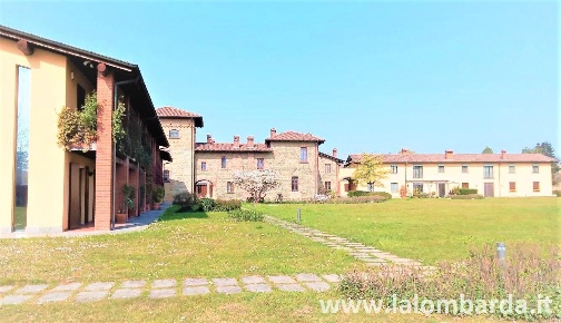 Foto Appartamento in Via Rocca, Trezzo sull'Adda di 180 m² con 4 locali