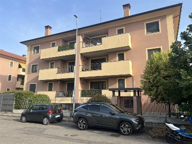 Foto Appartamento a Sedriano di 95 m² con 3 locali in vendita