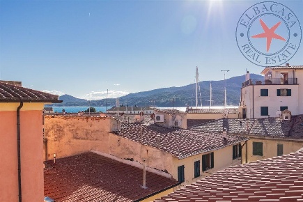 Foto Appartamento a Portoferraio di 139 m² con 6 locali in vendita