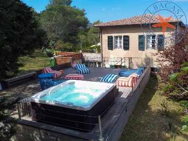 Foto Villa unifamiliare in Località San Giovanni, Portoferraio di 380 m²