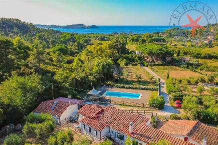 Foto Villa bifamiliare a Portoferraio di 140 m² con 6 locali in vendita