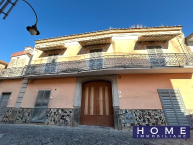 Foto Villa unifamiliare a Crispano di 300 m² con 4 locali in vendita