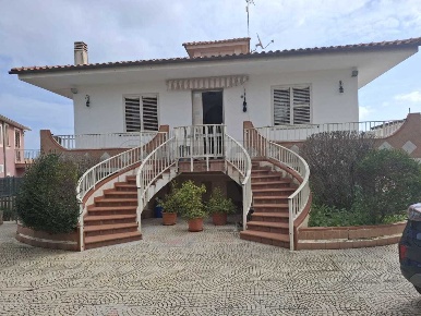 Foto Villa unifamiliare in Corso SICILIA, Melilli Città Giardino di 368 m²
