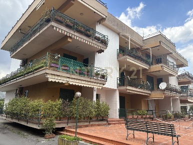 Foto Appartamento in Via Spiaggia 347, Mascali Sant'Anna di 80 m²