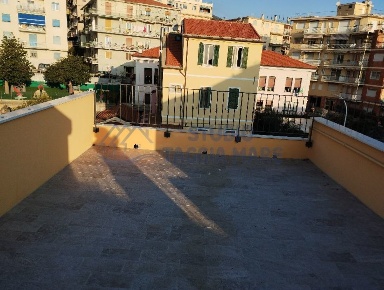 Foto Appartamento in Via San Giuseppe, Taggia Centro di 45 m² con 2 locali