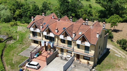 Foto Villa a schiera in Via San Vittore 28, Giffoni Valle Piana di 200 m²