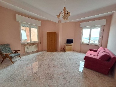Foto Appartamento in Via Rimembranze, Amelia Centro di 136 m² con 6 locali