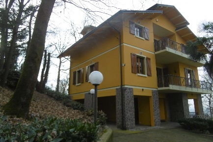 Foto Villa unifamiliare a Quattro Castella Montecavolo di 300 m² in vendita