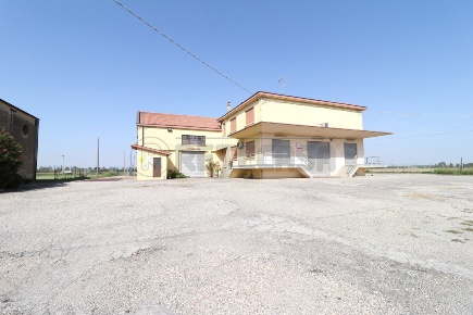 Foto Villa unifamiliare a Bondeno Zerbinate di 130 m² con 4 locali