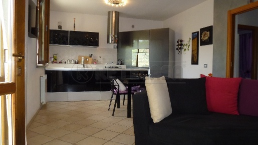 Foto Appartamento a Santa Maria a Monte di 80 m² con 3 locali in vendita