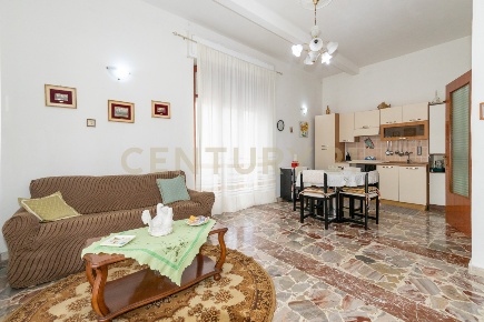 Foto Appartamento in Via Cavour 12, Melilli Centro di 104 m² con 5 locali