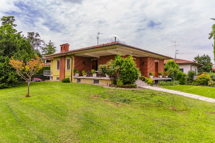 Foto Villa singola in Via Antonio Labriola 8, Bagnolo Mella Centro