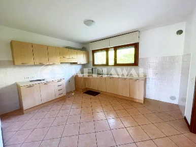 Foto Villa a schiera a Maniago Centro di 205 m² con 5 locali in vendita