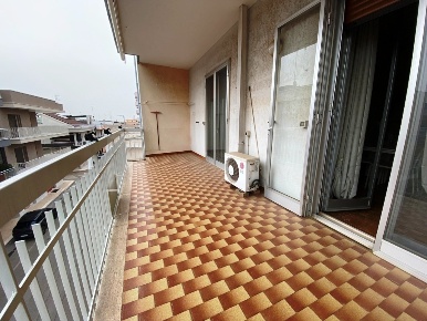 Foto Appartamento in Via Antonio Gramsci 32, Turi di 145 m² con 3 locali