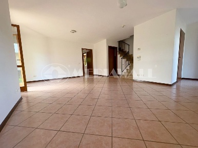 Foto Villa a schiera a Maniago di 171 m² con 5 locali in vendita