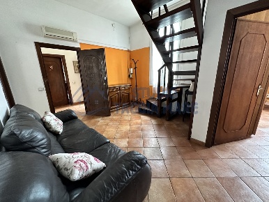 Foto Appartamento in Strada Provinciale 51, Taggia di 80 m² con 4 locali