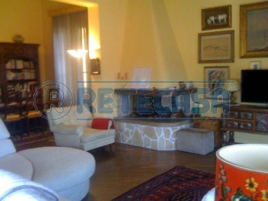 Foto Appartamento a Montopoli in Val d'Arno di 207 m² con 7 locali