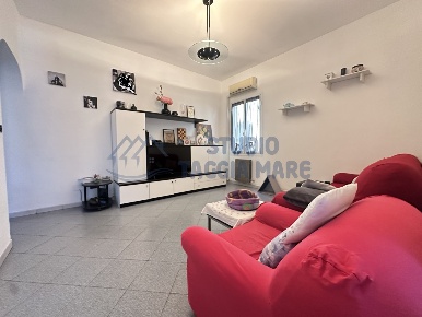 Foto Appartamento in Via Sebastiano Caboto, Taggia Centro di 90 m²