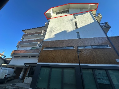 Foto Appartamento in Via Camillo Benso Conte di Cavour 13, Centro di 118 m²