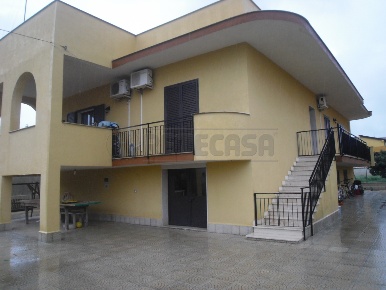 Foto Villa unifamiliare in Via AGRIGENTO, Melilli Città Giardino di 400 m²