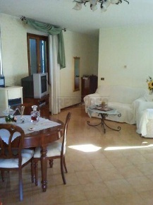 Foto Appartamento a Santa Maria a Monte di 190 m² con 5 locali in vendita