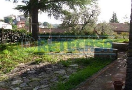 Foto Villa unifamiliare a Montopoli in Val d'Arno di 550 m² con 12 locali