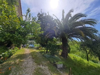 Foto Villa unifamiliare in Via Rimembranze, Amelia Centro di 274 m²