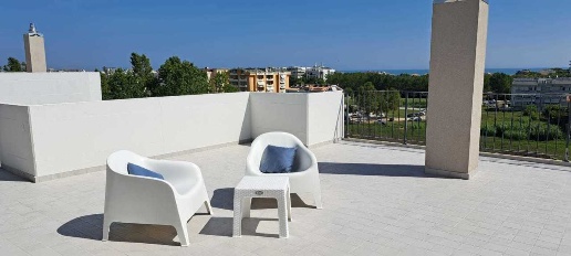 Foto Appartamento a Alba Adriatica Centro di 100 m² con 2 locali in vendita