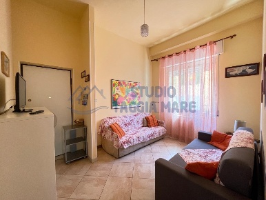 Foto Appartamento in Via Nuvolone, Taggia Centro di 65 m² con 4 locali