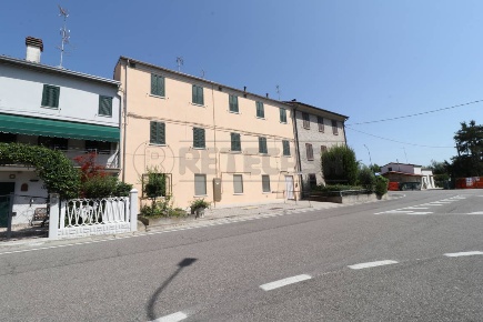 Foto Appartamento a Bondeno Santa Bianca di 190 m² con 9 locali in vendita