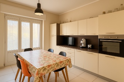 Foto Appartamento in Via Mottarone 1, Arona Centro di 85 m² con 3 locali