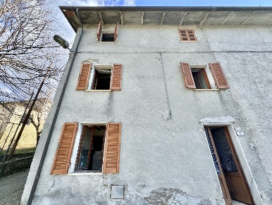 Foto Appartamento a Seravezza di 70 m² con 4 locali in vendita