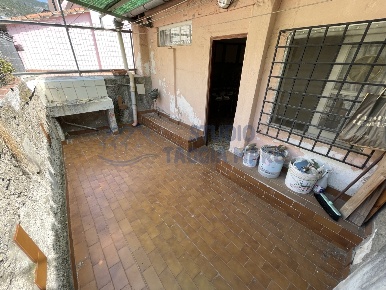 Foto Appartamento in Via Spagnoli, Taggia Centro di 100 m² con 5 locali